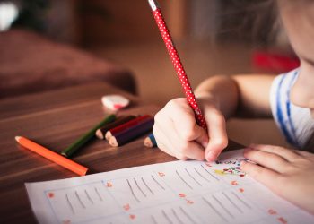 Estos son los factores que obstaculizan el aprendizaje en niñas y niños
