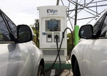 Esta es la meta que ha puesto Biden de autos eléctricos circulando en EU para 2032
