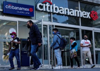 Esto es lo que sabemos sobre la venta de Banamex