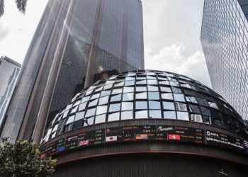 Bolsa Mexicana de Valores detuvo sus operaciones en dos ocasiones la mañana de este lunes