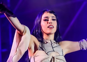 Danna Paola sorprende a fans en la Feria de San Marcos