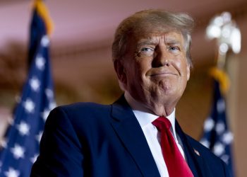 Donald Trump viaja a Nueva York para asistir a la corte