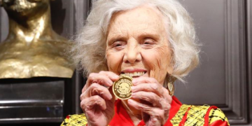 Se empaña entrega de la medalla Belisario Domínguez a Elena Poniatowska