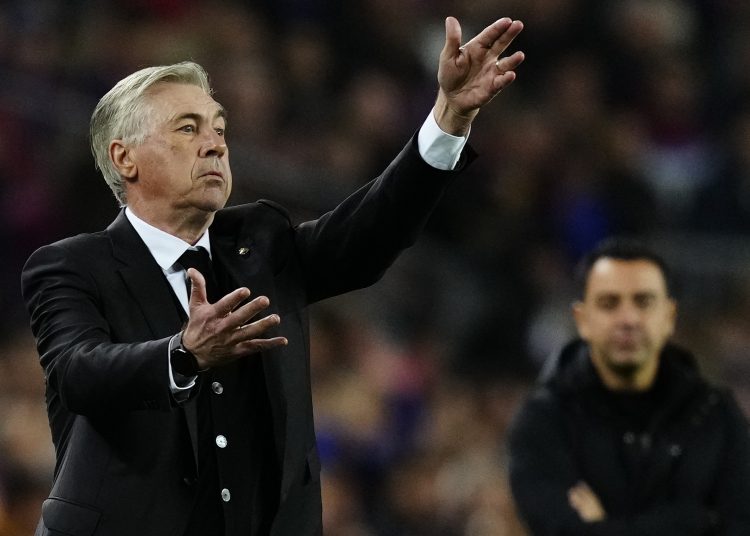 BARCELONA, 05/04/2023.- El entrenador del Real Madrid, Carlo Ancelotti, durante el partido de vuelta de la semifinal de la Copa del Rey de fútbol que FC Barcelona y Real Madrid disputan este miércoles en el Camp Nou. EFE/Enric Fontcuberta