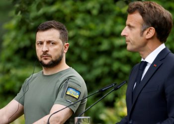 Zelenski y Macron buscan organizar una cumbre