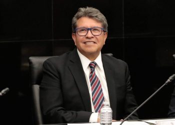 Monreal presenta reforma para reducir el lapso para declarar a una persona como desaparecida