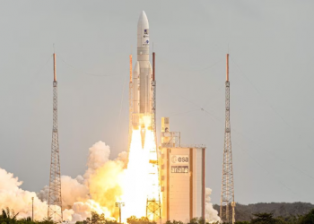 Nave JUICE toma primeras selfies con el planeta Tierra de fondo