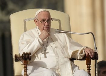 El papa agradece las oraciones por su salud