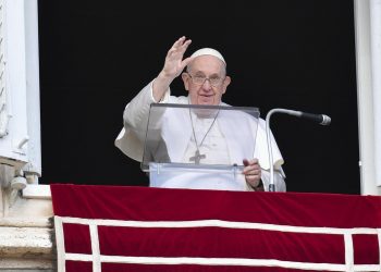 El papa pide dar plena confianza a las mujeres, “muchas veces subestimadas”