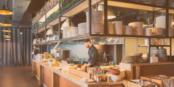 La industria restaurantera ya reciente los efectos de la ley antitabaco. Te contamos