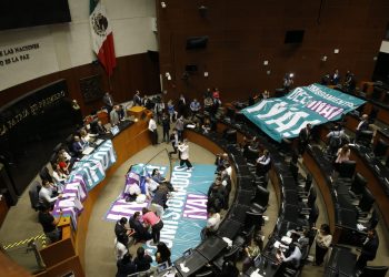 Mantendrá oposición toma de tribuna y correteará al oficialismo donde vayan si no hay nombramientos del INAI