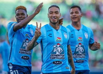 Pachuca da golpe de autoridad y golea al Santos