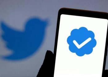 Twitter retira marca de verificación azul a estas cuentas