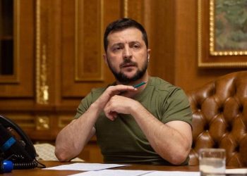 Mujer rusa es multada por decir esto de Volodimir Zelenski