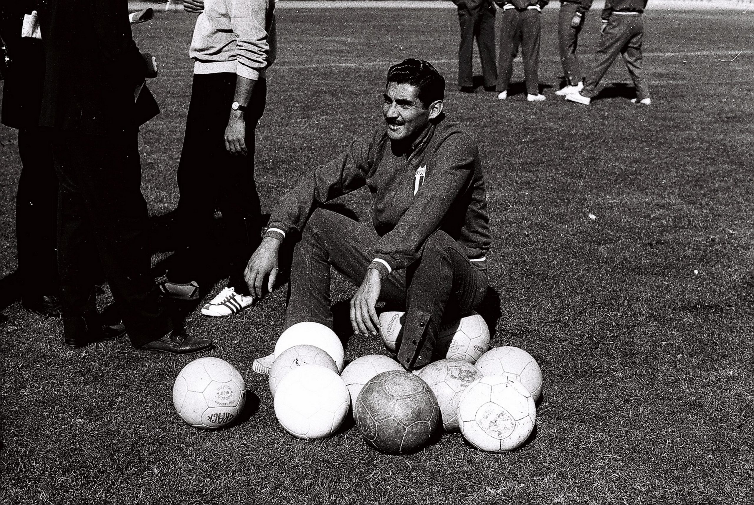 Murió Antonio La Tota Carbajal Leyenda Del Futbol Mexicano Enfoque Noticias 2743