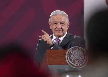 Esto opinó López Obrador ante disolución del Parlamento ecuatoriano