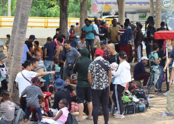 Autoridades desalojan a migrantes en Ciudad Juárez