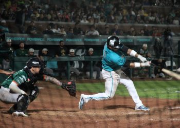 Leones rompe empate y gana a Saraperos para dividir el doble juego 