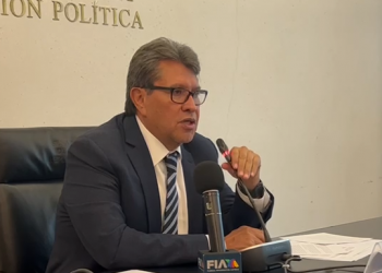 Descarta Monreal crisis constitucional o confrontación entre poderes tras decretazo