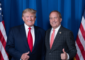 Hombre cercano a Trump irá a juicio político