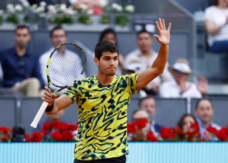 30/04/2023 Carlos Alcaraz of Spain in action against Grigor Dimitrov of Bulgaria during the Mutua Madrid Open 2023 celebrated at Caja Magica on Abril 30, 2023 in Madrid, Spain.
DEPORTES
Oscar J. Barroso / Afp7 / Europa Press
