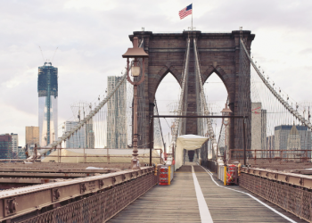 El emblemático Puente de Brooklyn está de fiesta; aquí los datos curiosos