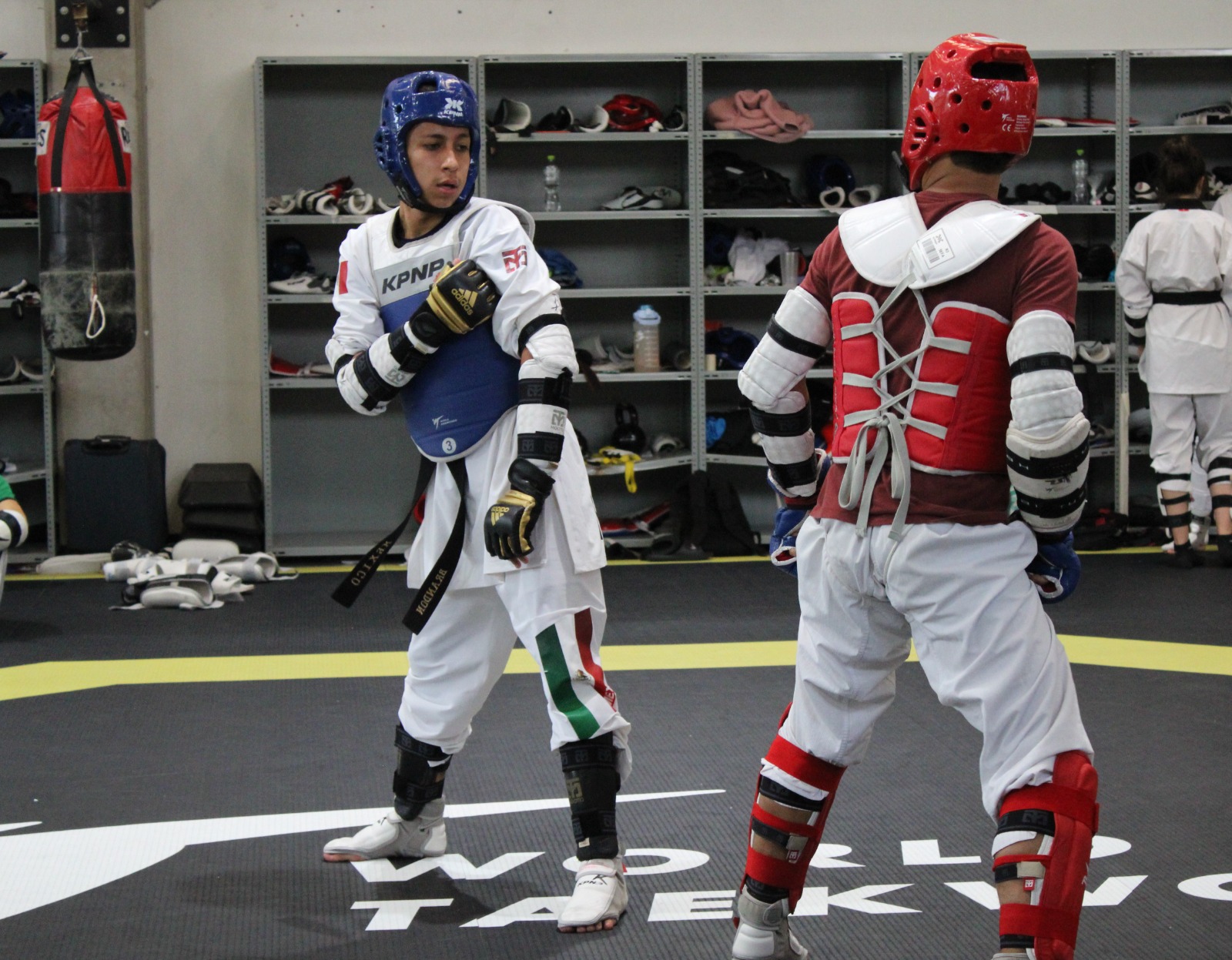 Brandon Plaza va por tercera presea consecutiva en Mundial de Taekwondo