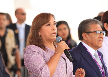 Boluarte tacha de ignorante a López Obrador