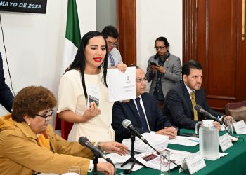 Sandra Cuevas comparece en el Congreso capitalino y esto acusa