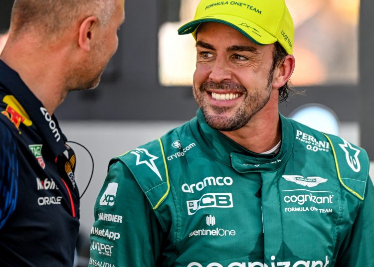 Monaco (Monaco), 27/05/2023.- Spanish Formula One driver Fernando Alonso of Aston Martin (R) after the qualifying session for the Formula One Grand Prix of Monaco at the Circuit de Monaco in Monte Carlo, Monaco, 27 May 2023. The Formula One Grand of Monaco takes place on 28 May 2023. (Fórmula Uno) EFE/EPA/CHRISTIAN BRUNA