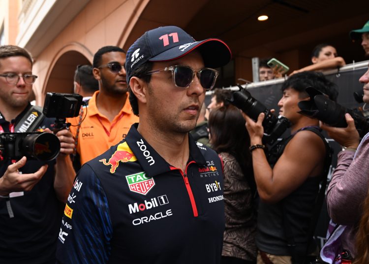 Monaco (Monaco), 28/05/2023.- Mexican Formula One driver Sergio Perez of Red Bull Racing (C) arrives for the Formula One Grand Prix of Monaco at the Circuit de Monaco in Monte Carlo, Monaco, 28 May 2023. (Fórmula Uno) EFE/EPA/CHRISTIAN BRUNA