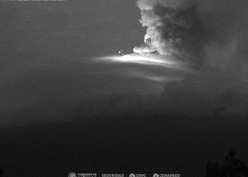 El Popo muestra constante y vistosa actividad