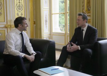 Esto dijo Elon Musk durante una reunión con multinacionales franceses