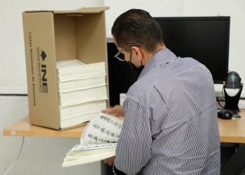 Imprime INE Listas Nominales para elecciones locales de Coahuila y Edomex