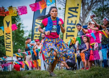 Ultramaratonistas rarámuris se preparan para participar en Maratón de Austria