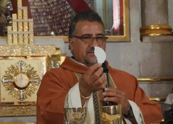Asesinan a sacerdote en Michoacán