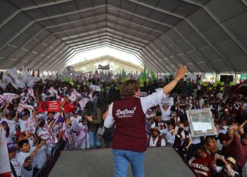 120 mil mexiquenses abarrotan primeros dos cierres de campaña de Delfina Gómez