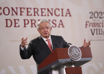 AMLO celebra crecimiento económico del país