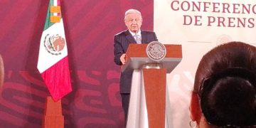 López Obrador anuncia incremento salarial para el magisterio