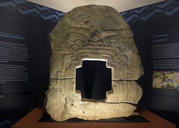 El “Portal del inframundo”, pieza icónica de la cultura Olmeca ya está en un museo