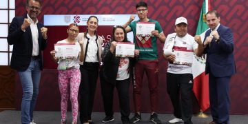 Anuncia Gobierno Capitalino segunda clase masiva de box gratuita en el zócalo