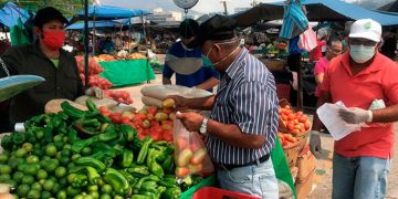 ¿Cuánto cuesta comprar la canasta básica?