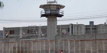 Riña en el Penal de Santa Martha Acatitla deja tres muertos