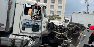 Fuerte accidente deja al menos 5 personas lesionadas en la México- Toluca