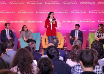 Alejandra Del Moral llama a jóvenes a realizar una elección de conciencia por su futuro