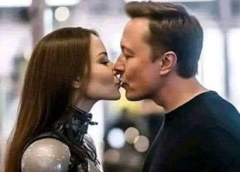 ¿Elon Musk besó y tiene una relación con una robot? Te contamos