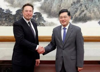 Elon Musk visita a China