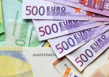 El euro se estabiliza por encima de mil 850 dólares
