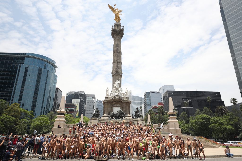 Realizan Primer Día Al Desnudo En Cdmx Buscan Normalizar La Desnudez