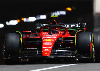 Sainz y Alonso lideran el primer libre en Montecarlo; Checo Pérez fue cuarto